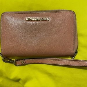 Michael Kors Wallet - Peach color